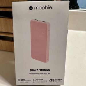 NEW IN BOX Mophie Pink Powerstation
